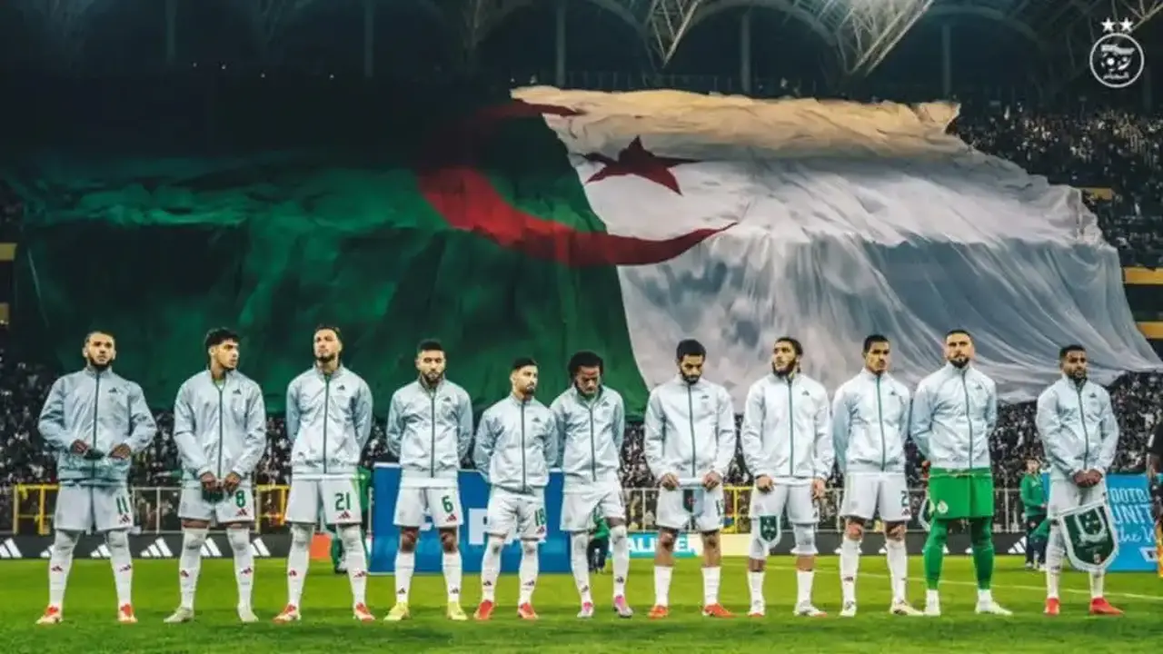 ما هي القنوات الناقلة لمواجهة المنتخب الجزائري ضد منتخب الأوروغواي في المباراة المرتقبة؟
